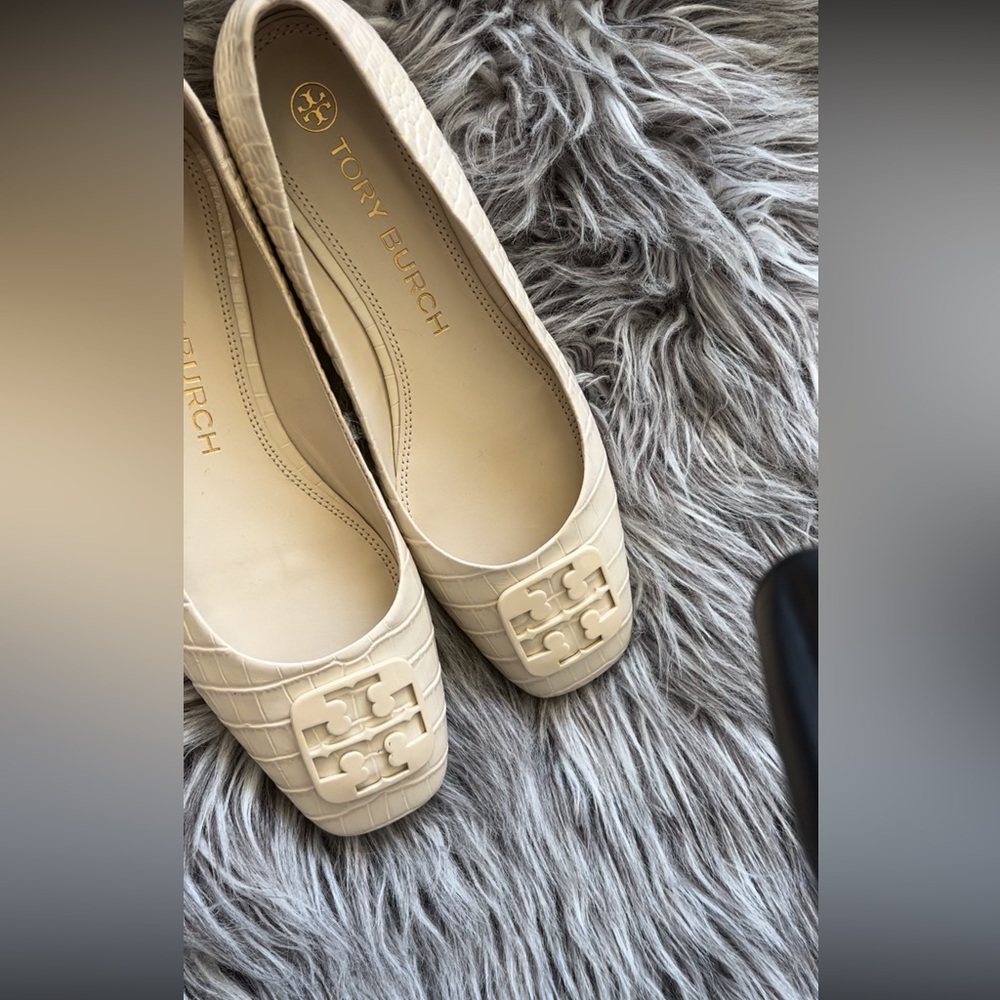 Tory burch cream croc georgia flats